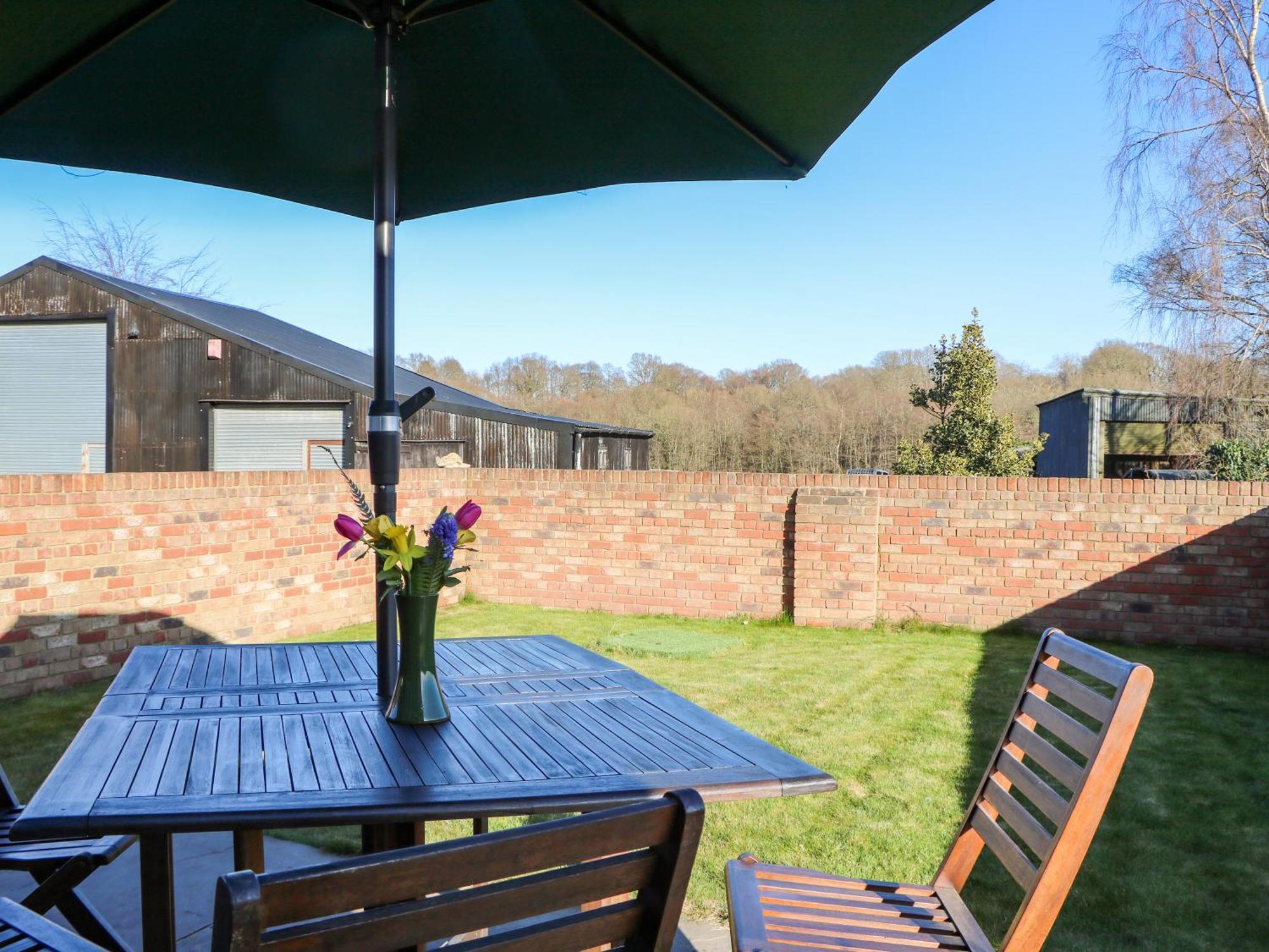 The Cowshed Villa Battle Exterior photo